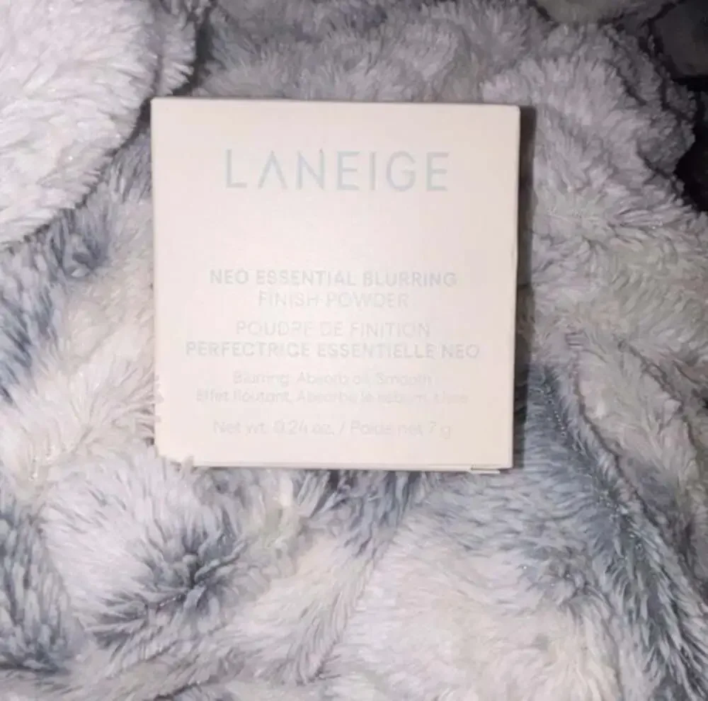 Laneige Neo Essential Blurring Finish Powder